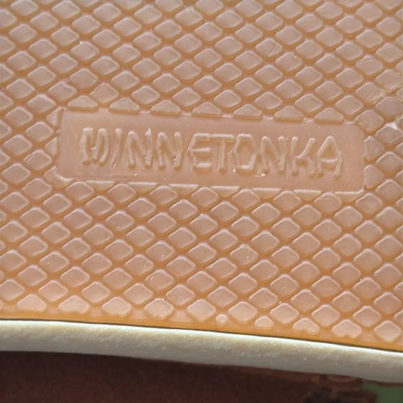 Minnetonka Classic Fringe Hard Sole Ankle Boot
Size 8 - Picture 6 of 6